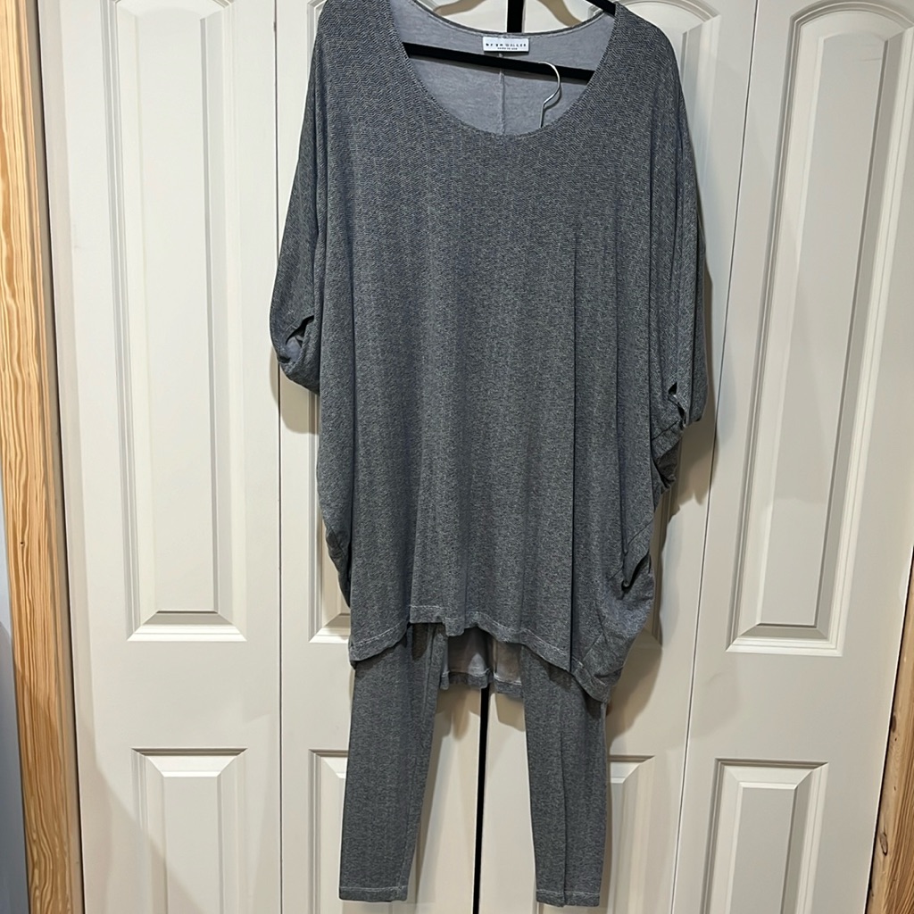 Bryn Walker Light/Dark Gray Wilder Tunic (M) With Matching Legging (L)
